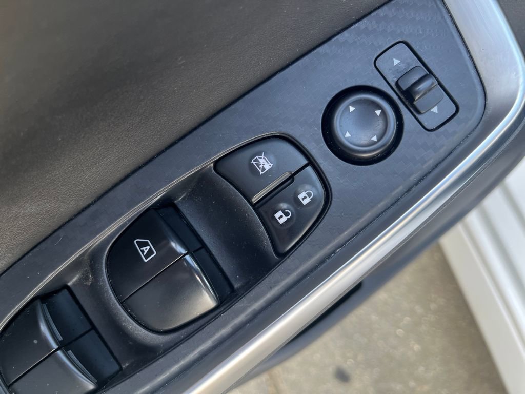 Used 2025 Nissan Sentra SR image 13