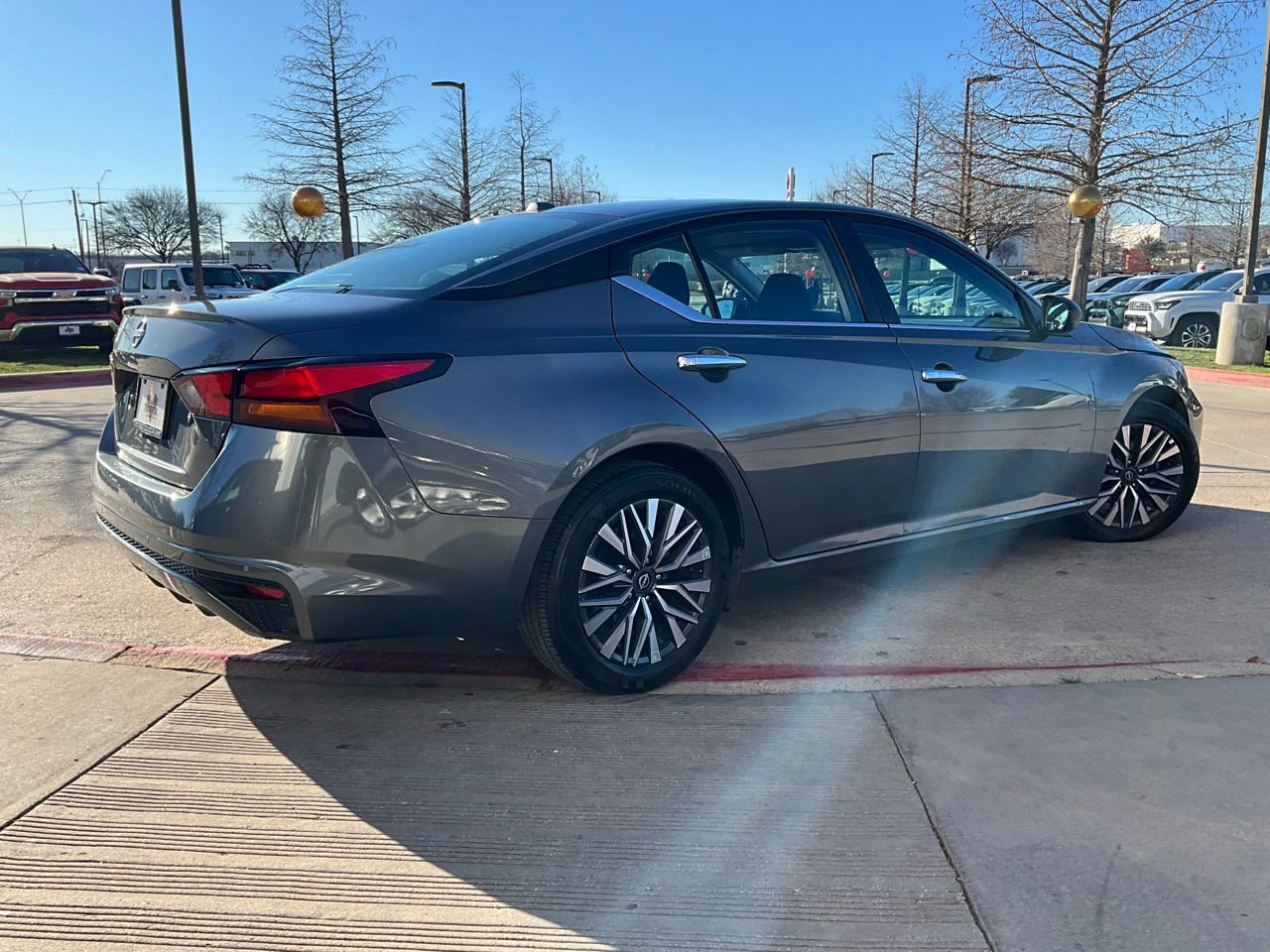 Used 2025 Nissan Altima 2.5 SV image 6