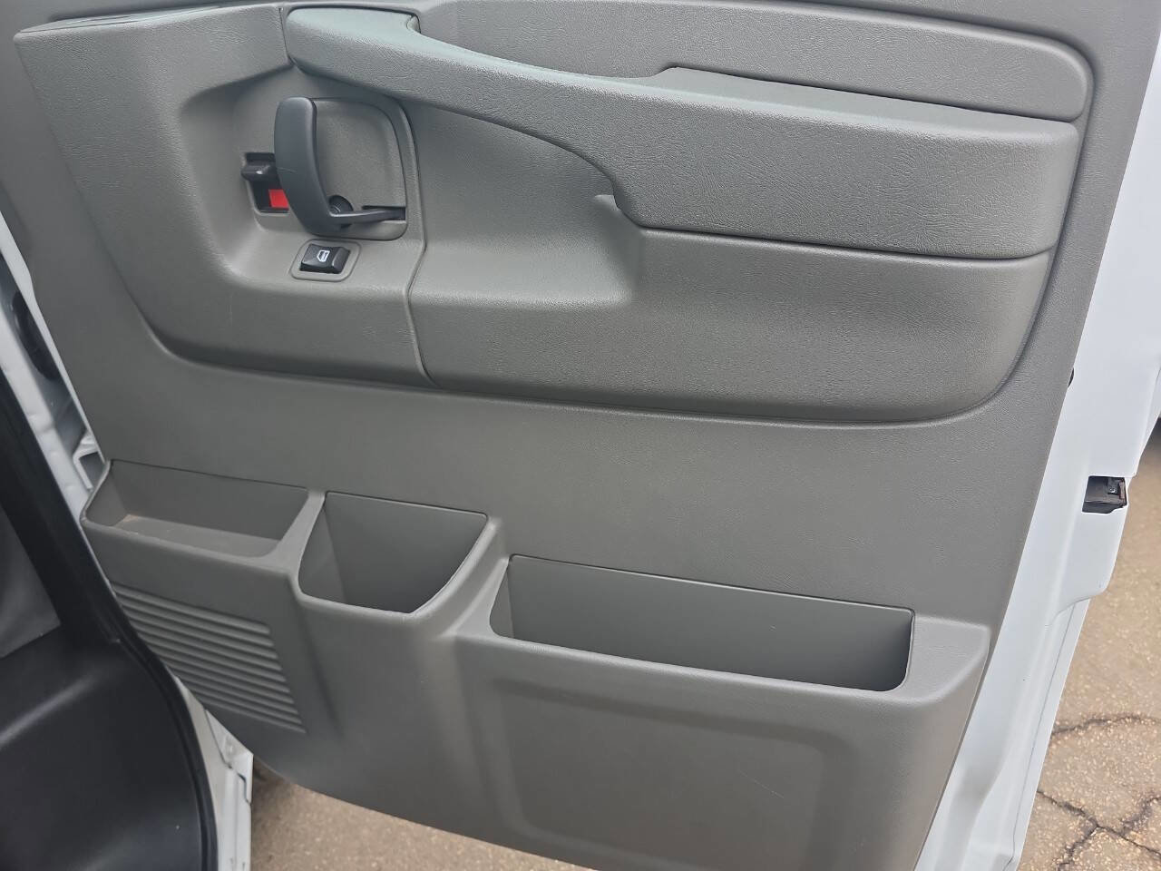 Used 2014 Chevrolet Express 3500 LS RWD image 26