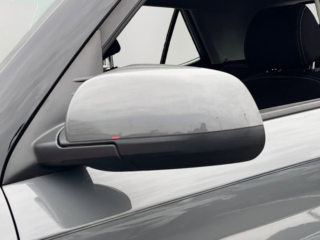 Used 2021 Hyundai Venue SEL image 26