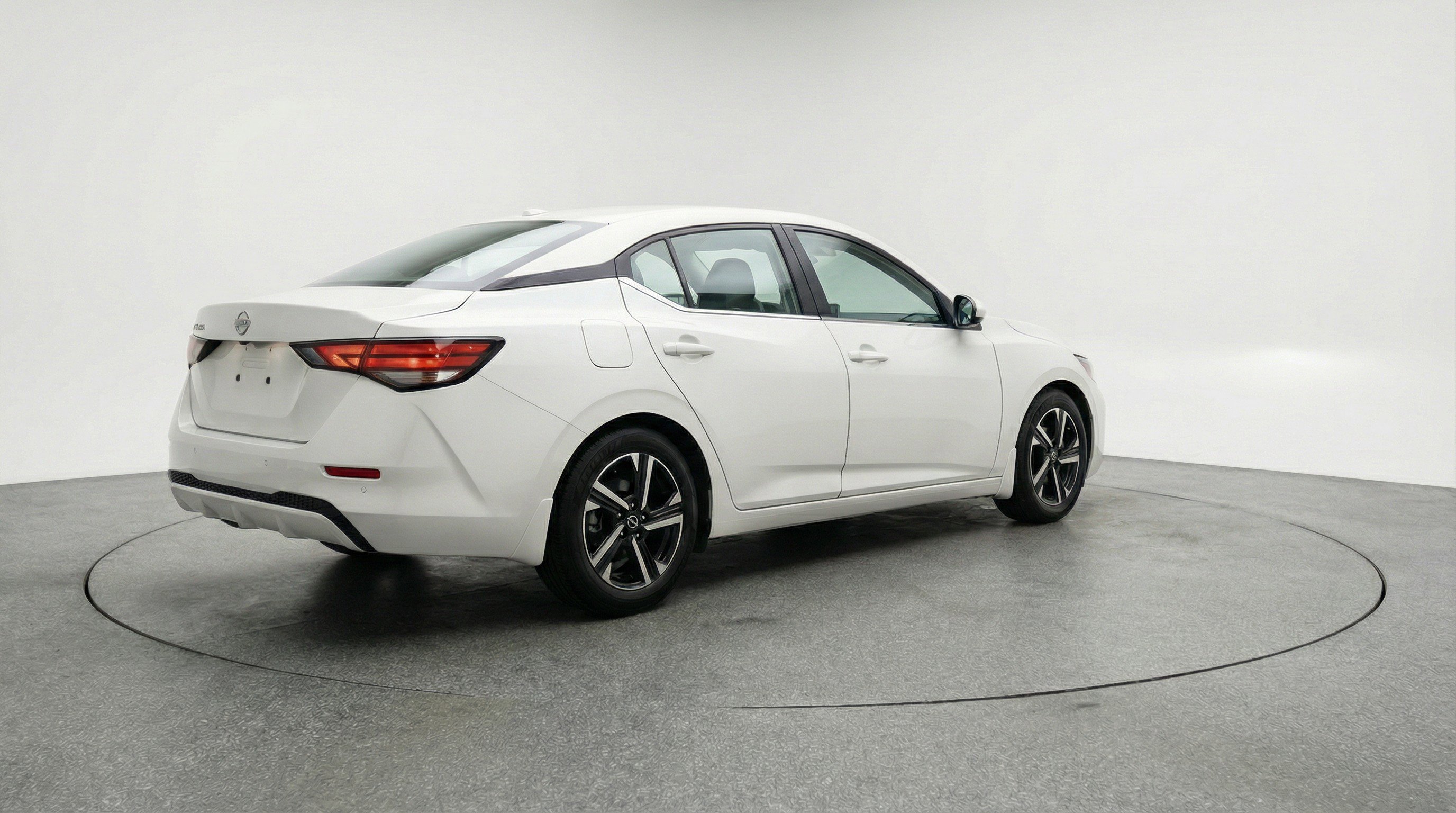 Used 2025 Nissan Sentra SV FWD image 9
