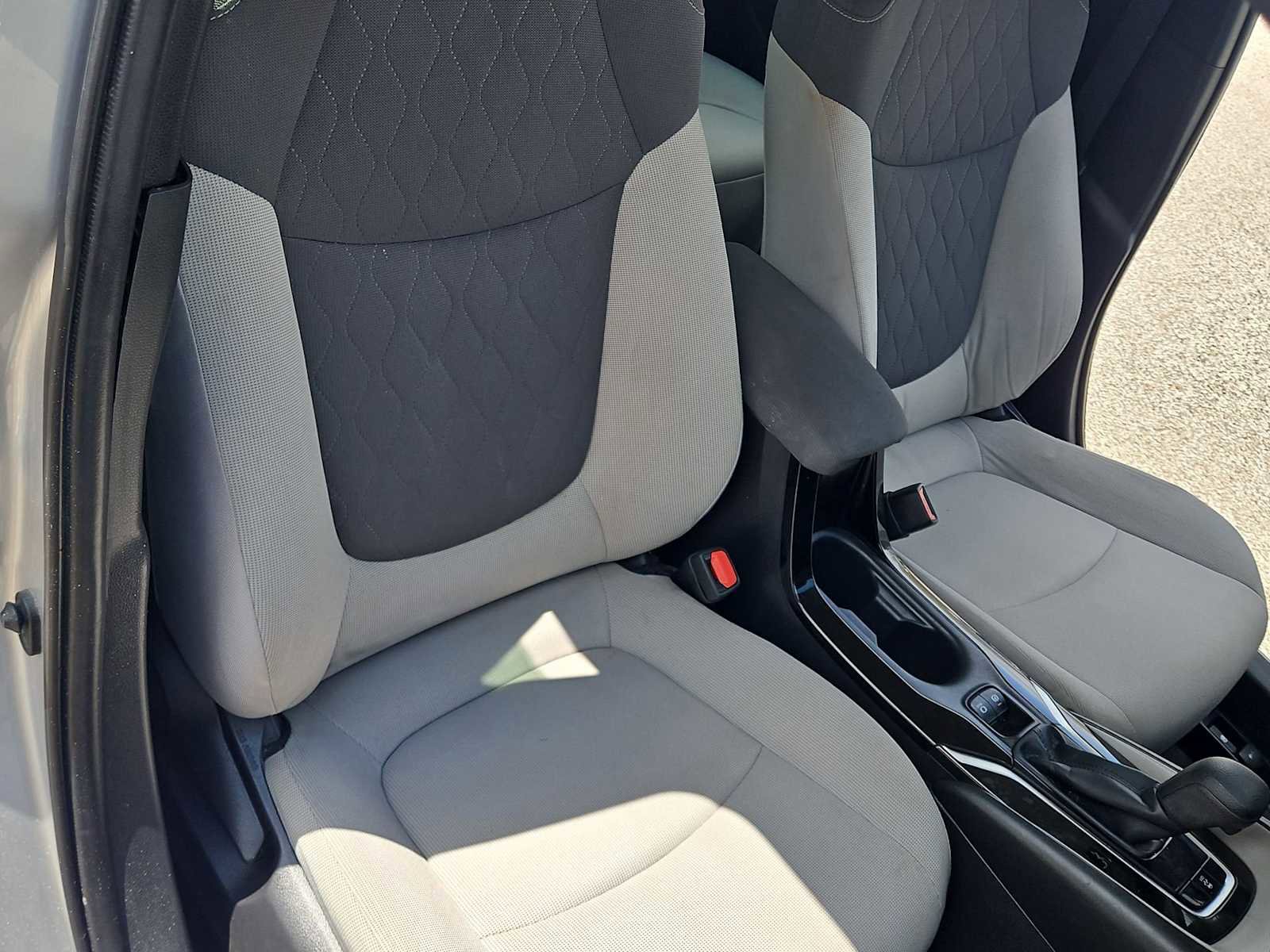 Used 2021 Toyota Corolla LE w/ LE Convenience Package image 21