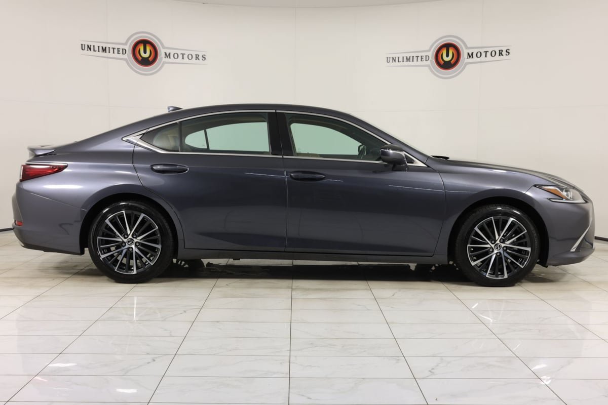 Used 2024 Lexus ES 350 w/ Premium Package FWD image 2