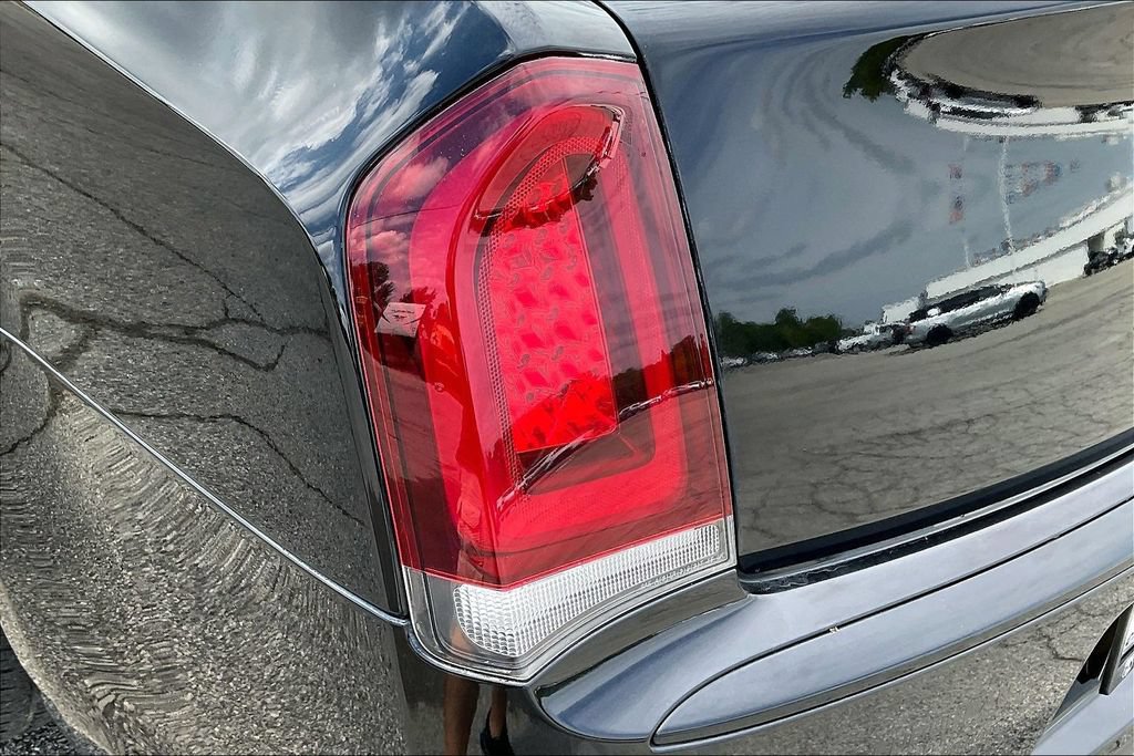 Used 2022 Chrysler 300 Touring w/ Sport Appearance Package RWD image 26