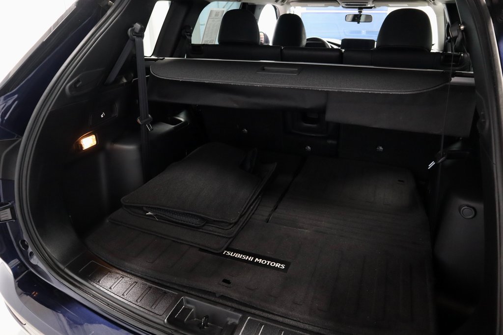 Used 2022 Mitsubishi Outlander SE image 14