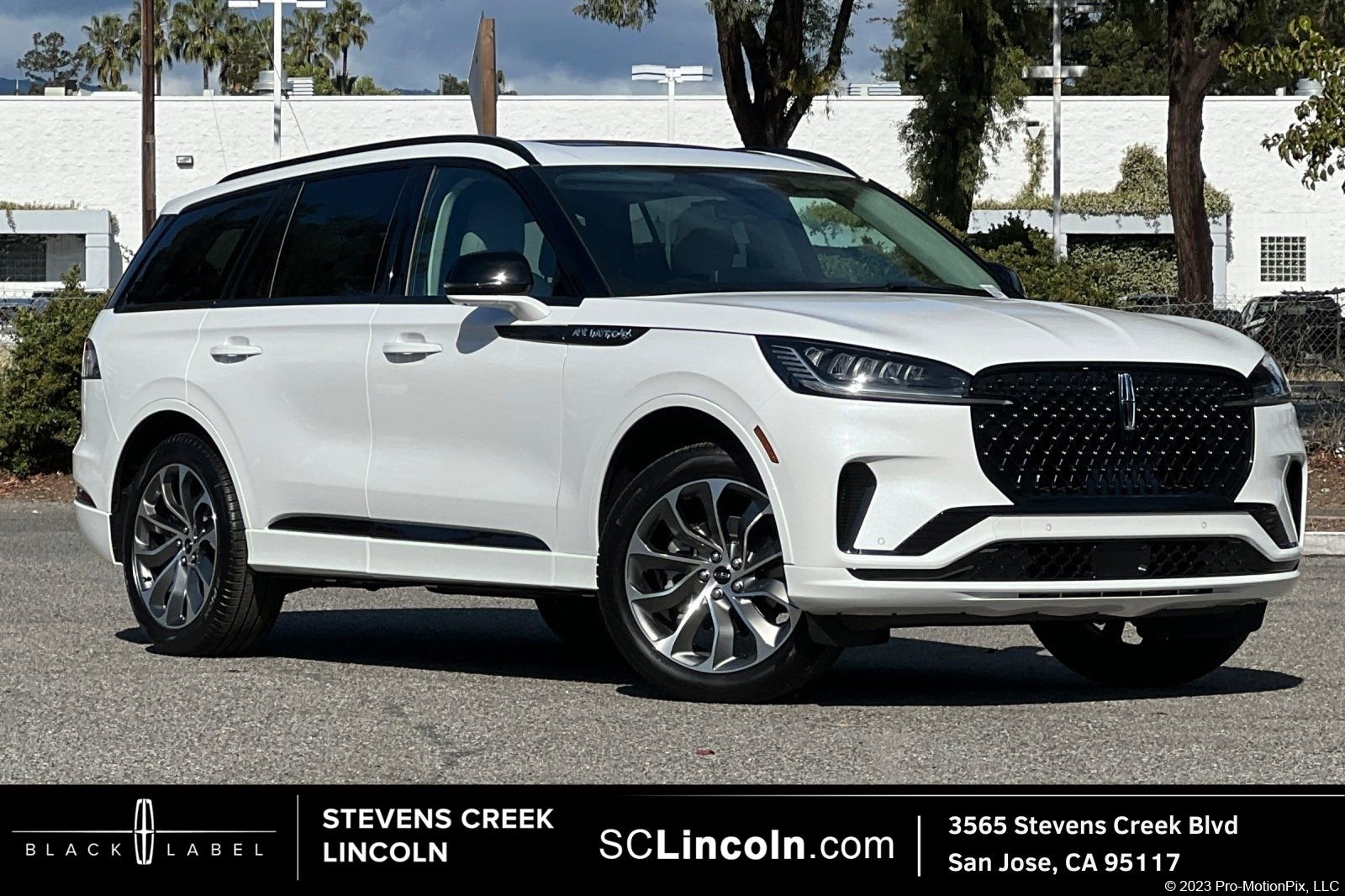 New 2026 Lincoln Aviator AWD image 1