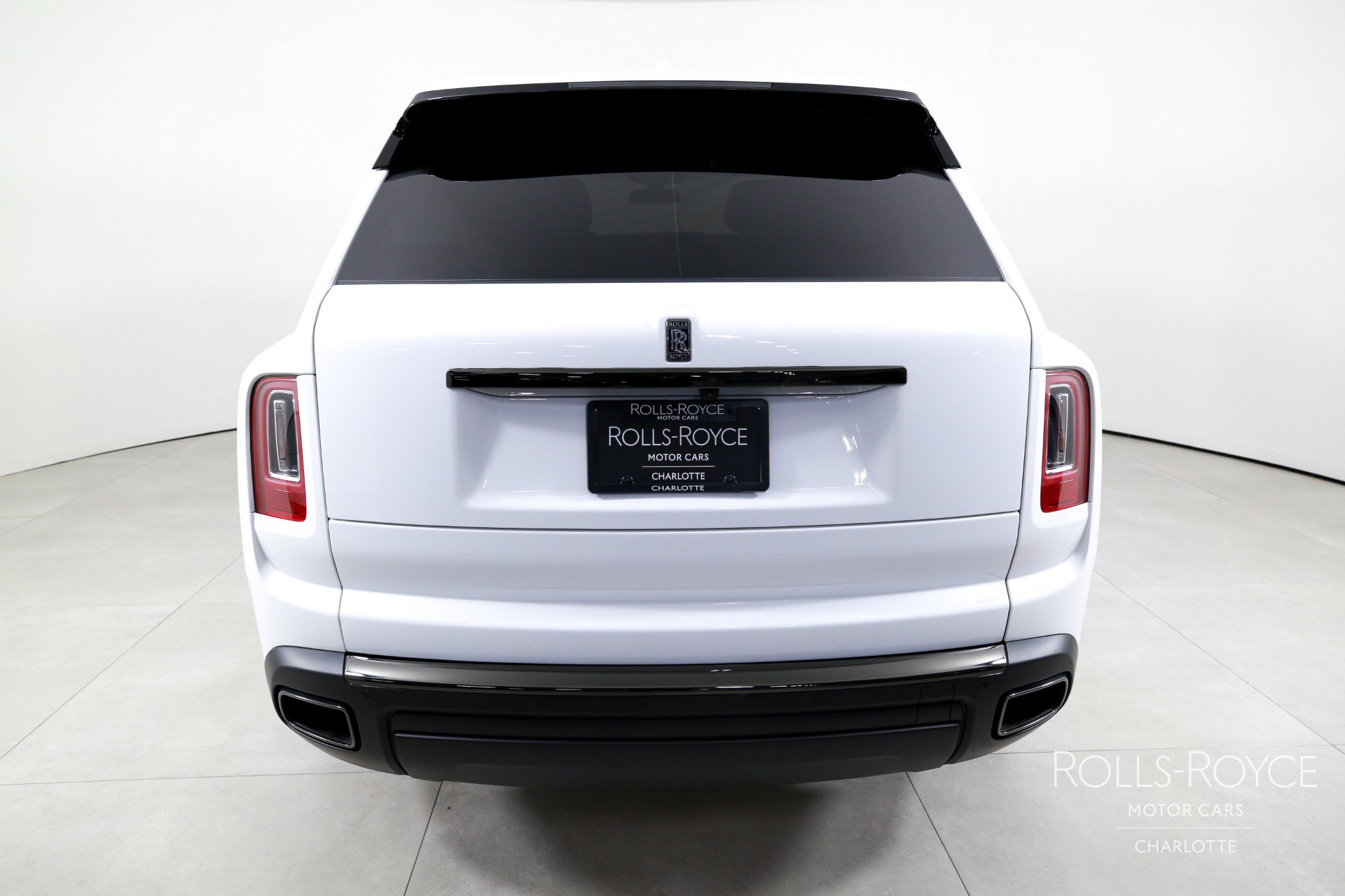 Used 2023 Rolls-Royce Cullinan Black Badge w/ Driver's Package image 9