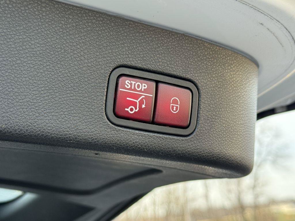 Used 2015 Mercedes-Benz GL 63 AMG 4MATIC image 27