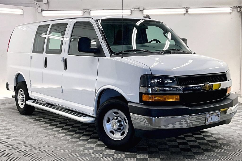 Used 2025 Chevrolet Express 2500 w/ Driver Convenience Package RWD image 11