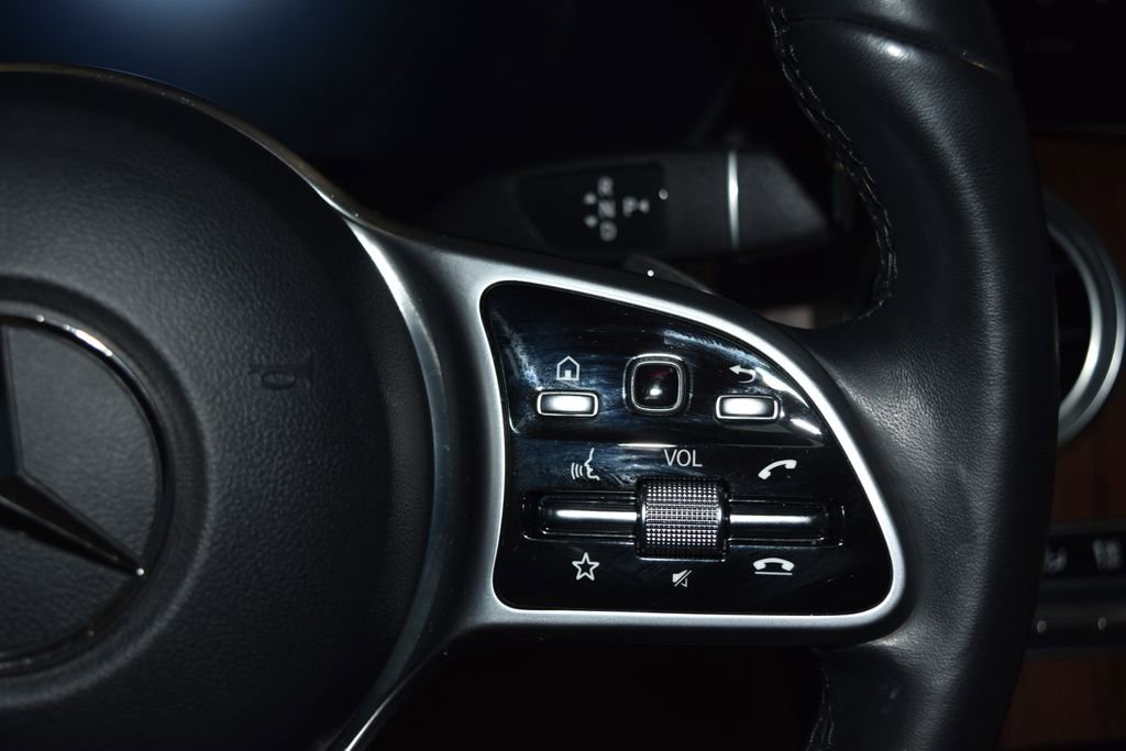 Used 2022 Mercedes-Benz GLC 300 4MATIC image 11