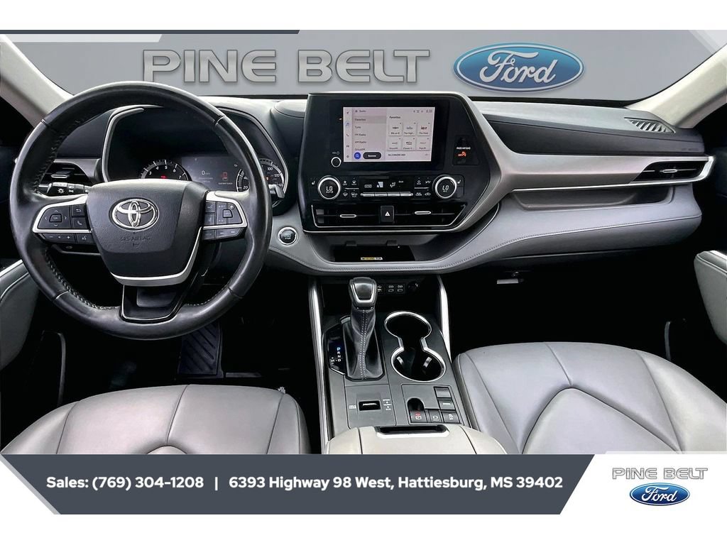 Used 2023 Toyota Highlander XLE FWD image 14