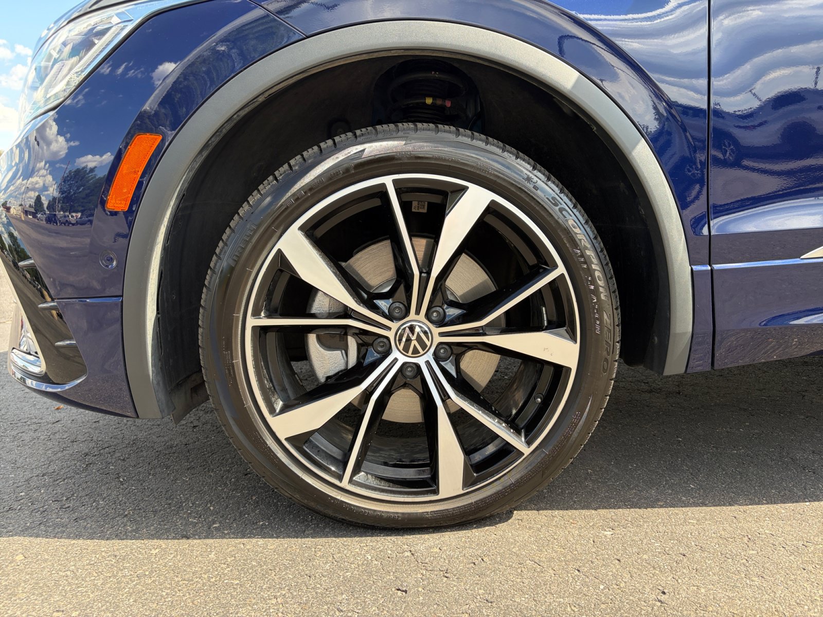 Used 2023 Volkswagen Tiguan SEL R-Line AWD/4WD image 26