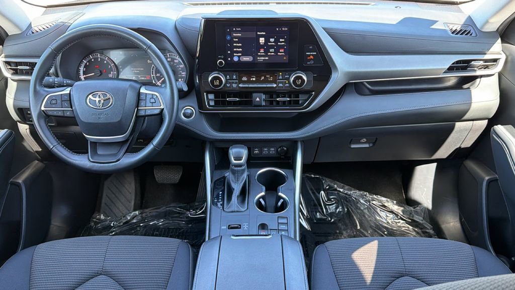Certified 2025 Toyota Highlander LE image 36