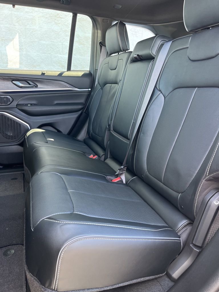 New 2025 Jeep Grand Cherokee Overland w/ Luxury Tech Group IV image 26