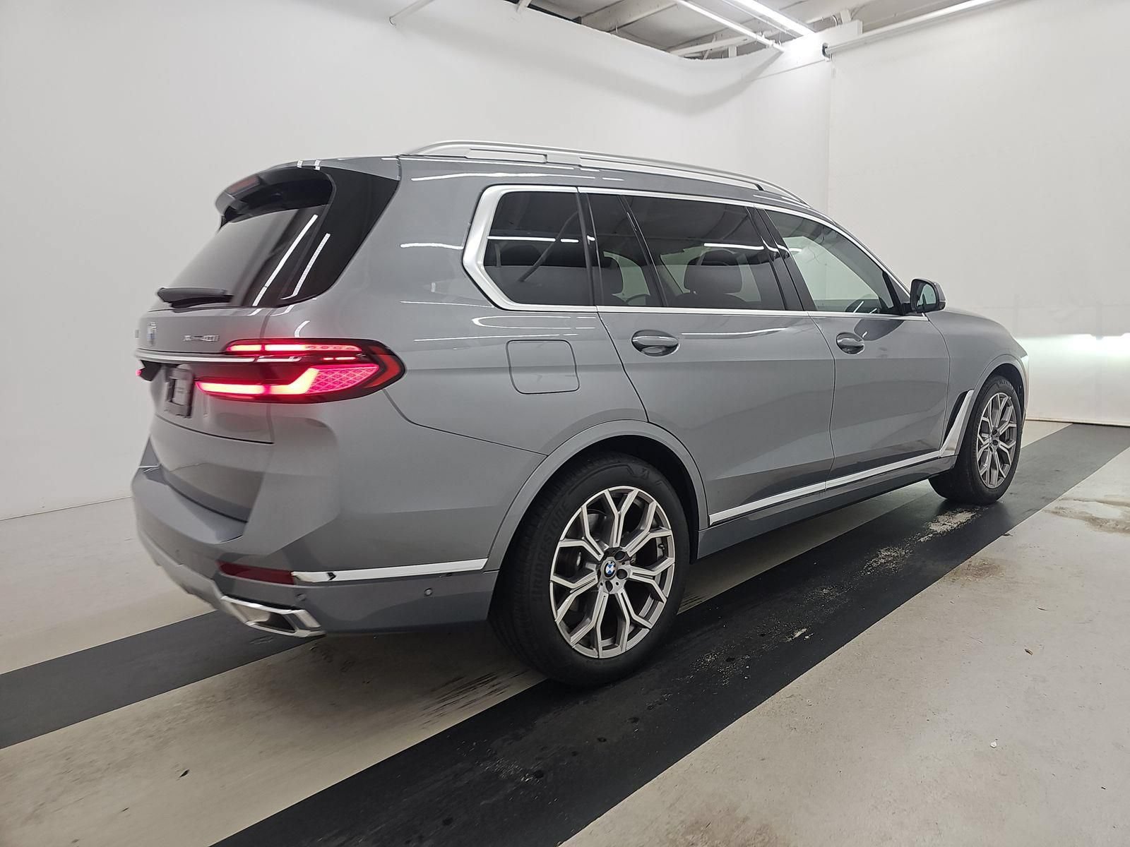 Used 2026 BMW X7 xDrive40i AWD/4WD image 4