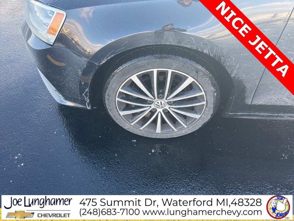 Used 2015 Volkswagen Jetta Sport image 9