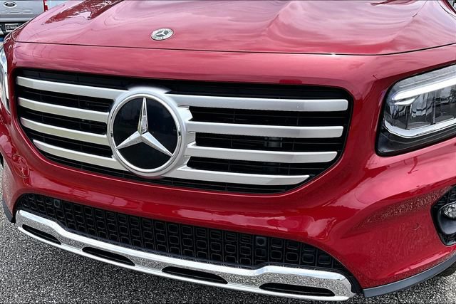 Used 2025 Mercedes-Benz GLB 250 4MATIC image 32