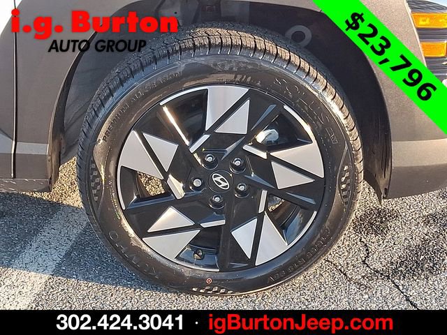 Used 2024 Hyundai Kona SEL w/ Convenience Package image 8