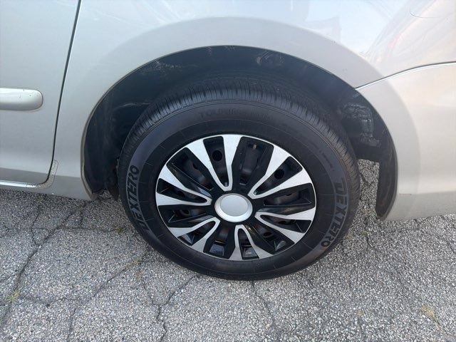 Used 2010 Toyota Sienna LE FWD image 25