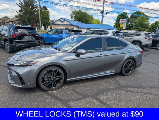 Used 2025 Toyota Camry XSE FWD image 5