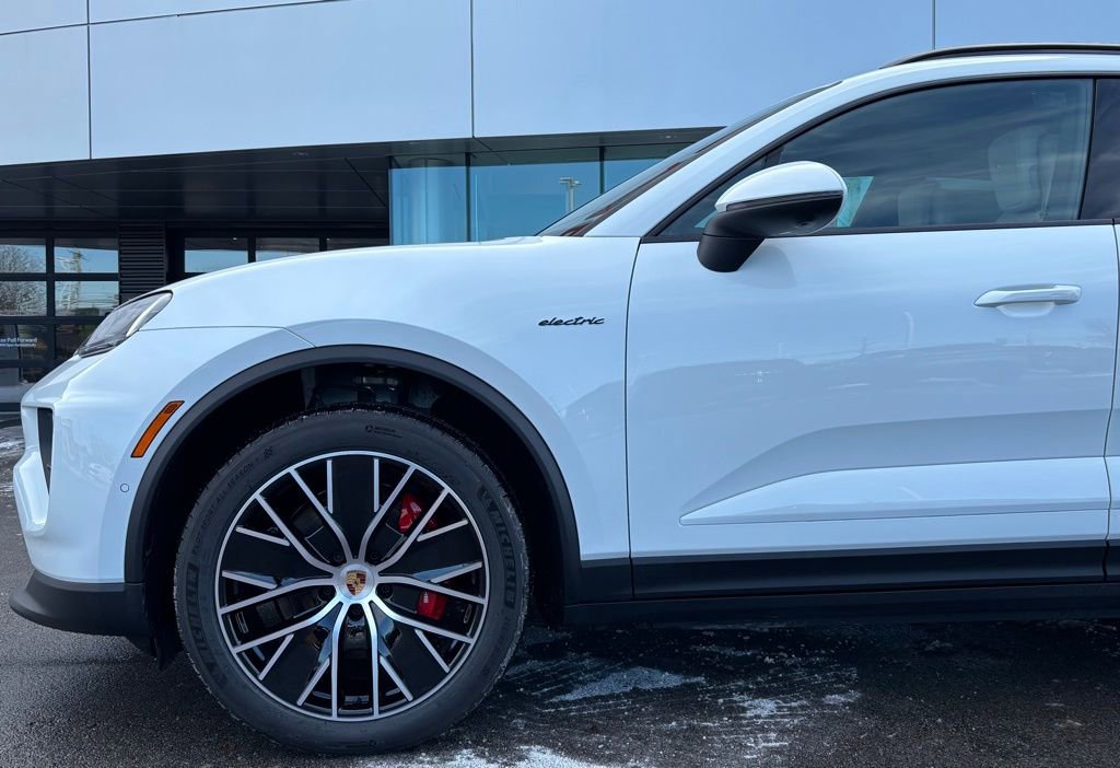 New 2025 Porsche Macan 4S Electric image 30