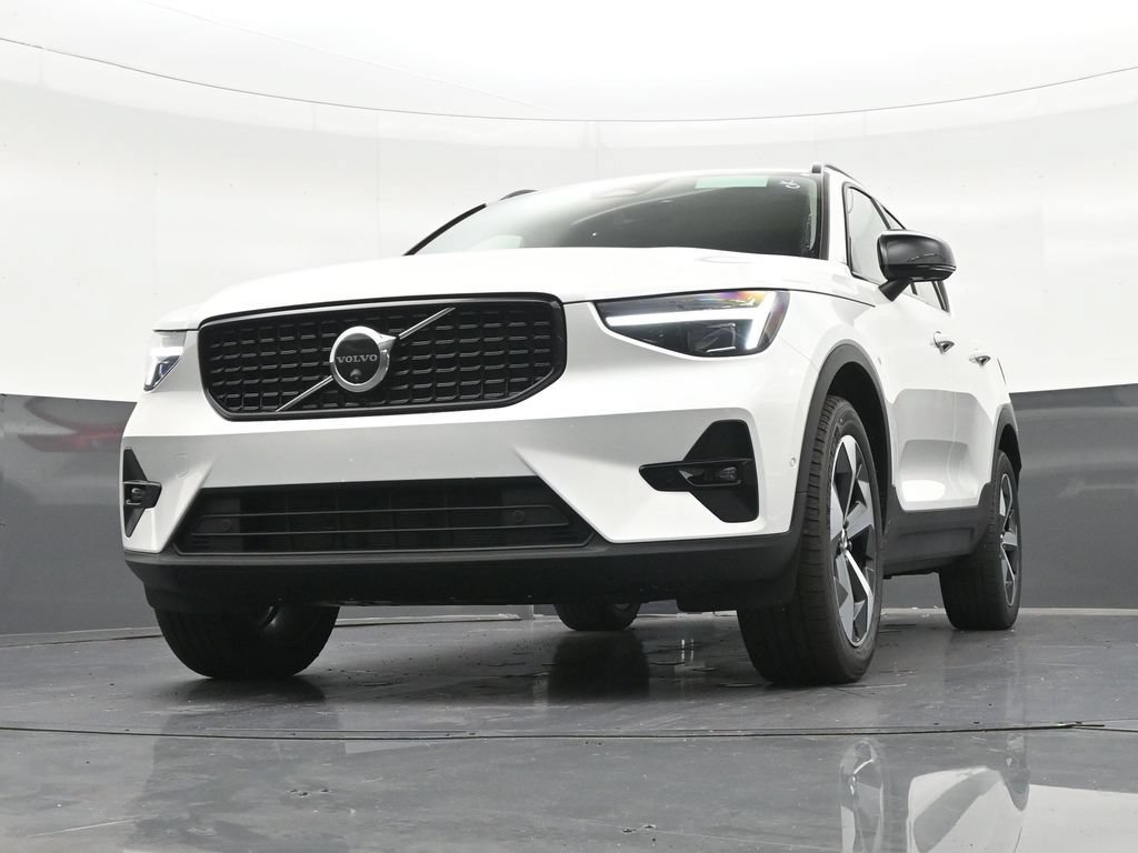 New 2026 Volvo XC40 B5 Plus w/ Climate Package AWD/4WD image 29