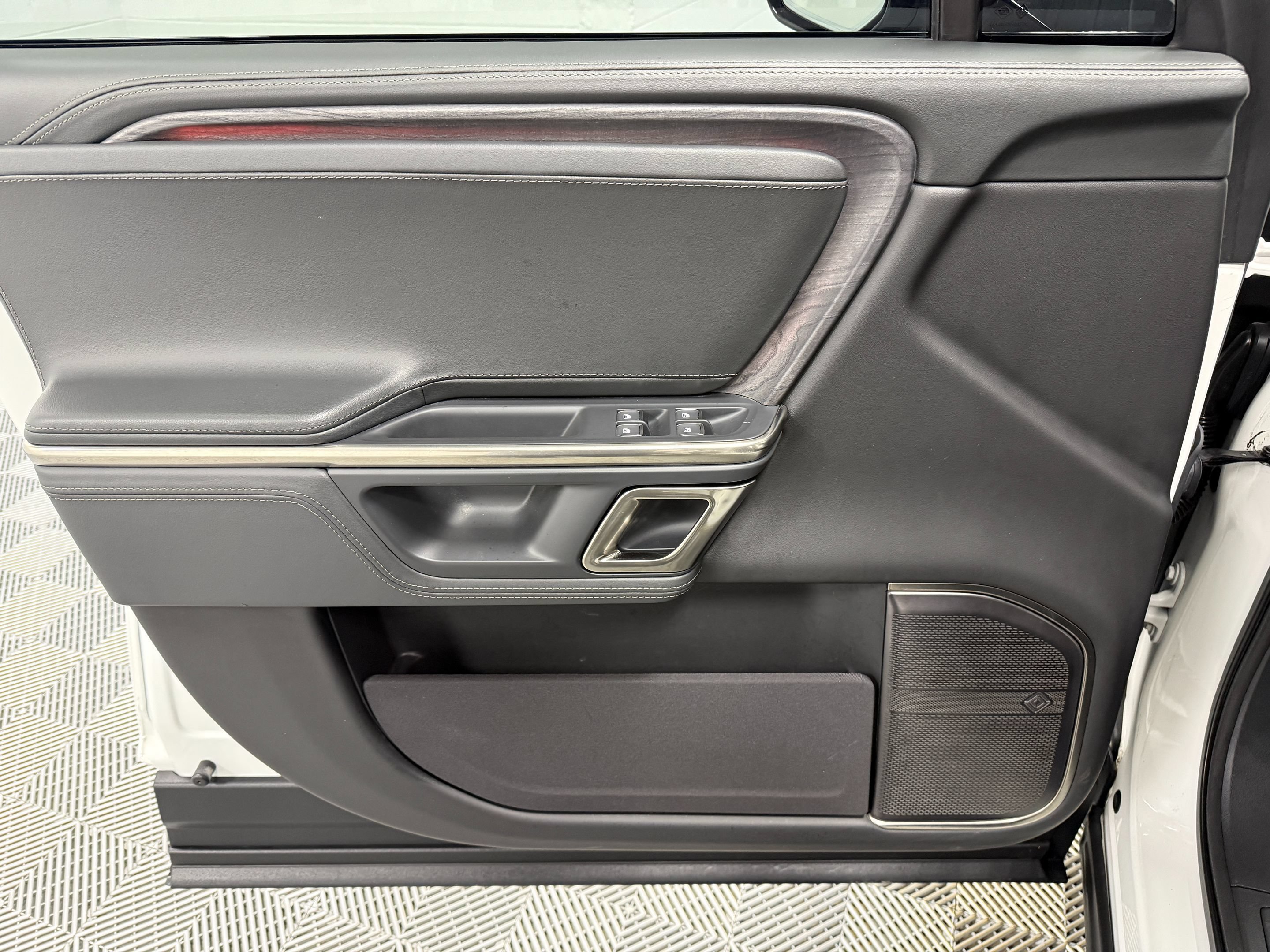 Used 2023 Rivian R1S Launch Edition Quad AWD/4WD image 12