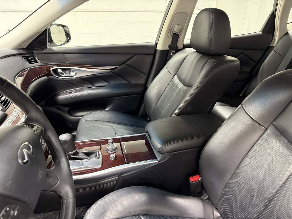 Used 2015 INFINITI Q70 3.7 w/ Technology Package image 14