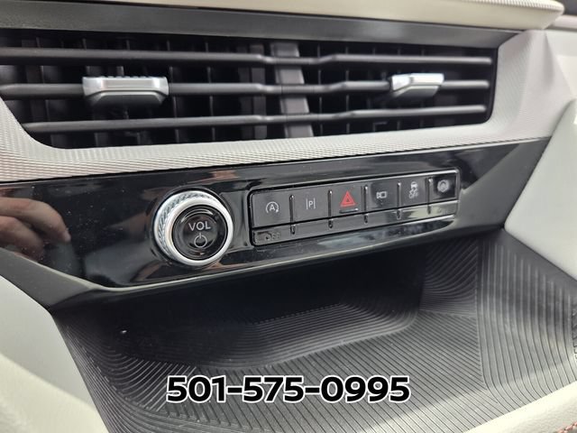 Used 2025 Ford Explorer Active w/ Active Comfort Package RWD image 22