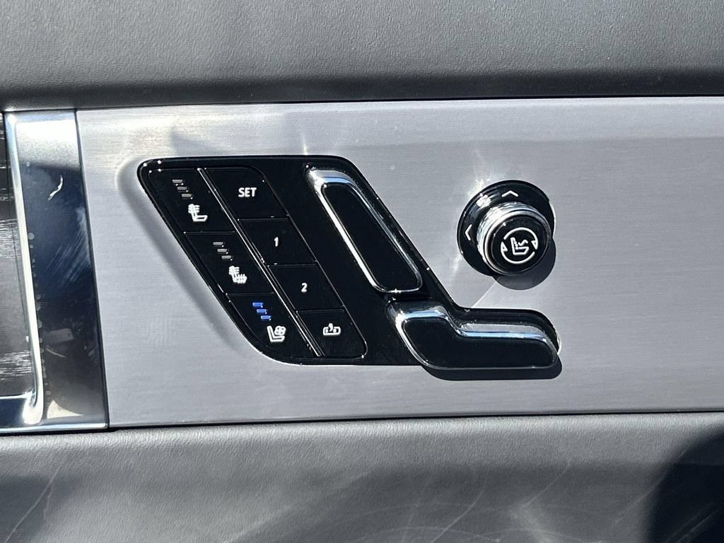 New 2026 Cadillac Vistiq Platinum AWD/4WD image 24