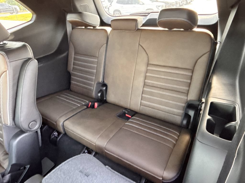 New 2026 GMC Acadia Denali Ultimate w/ LPO, Floor Liner Package AWD/4WD image 8