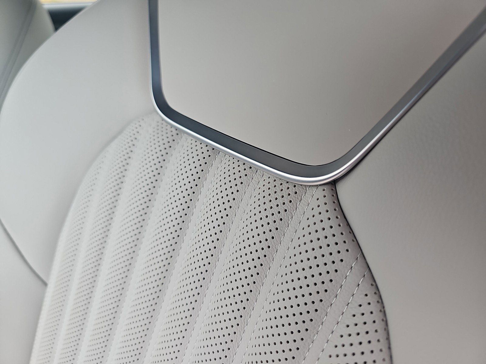 Used 2025 Genesis G70 3.3T Advanced image 19