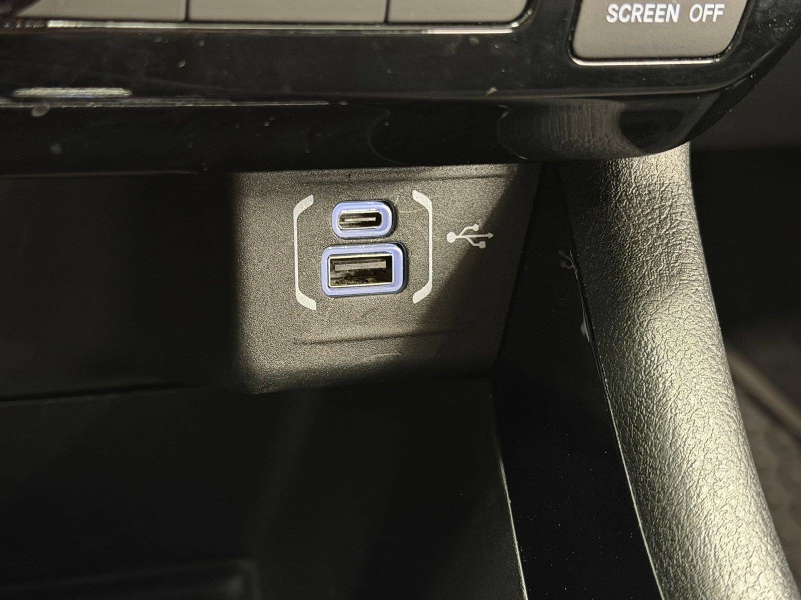 Used 2025 Jeep Compass Latitude w/ Convenience Group AWD/4WD image 31