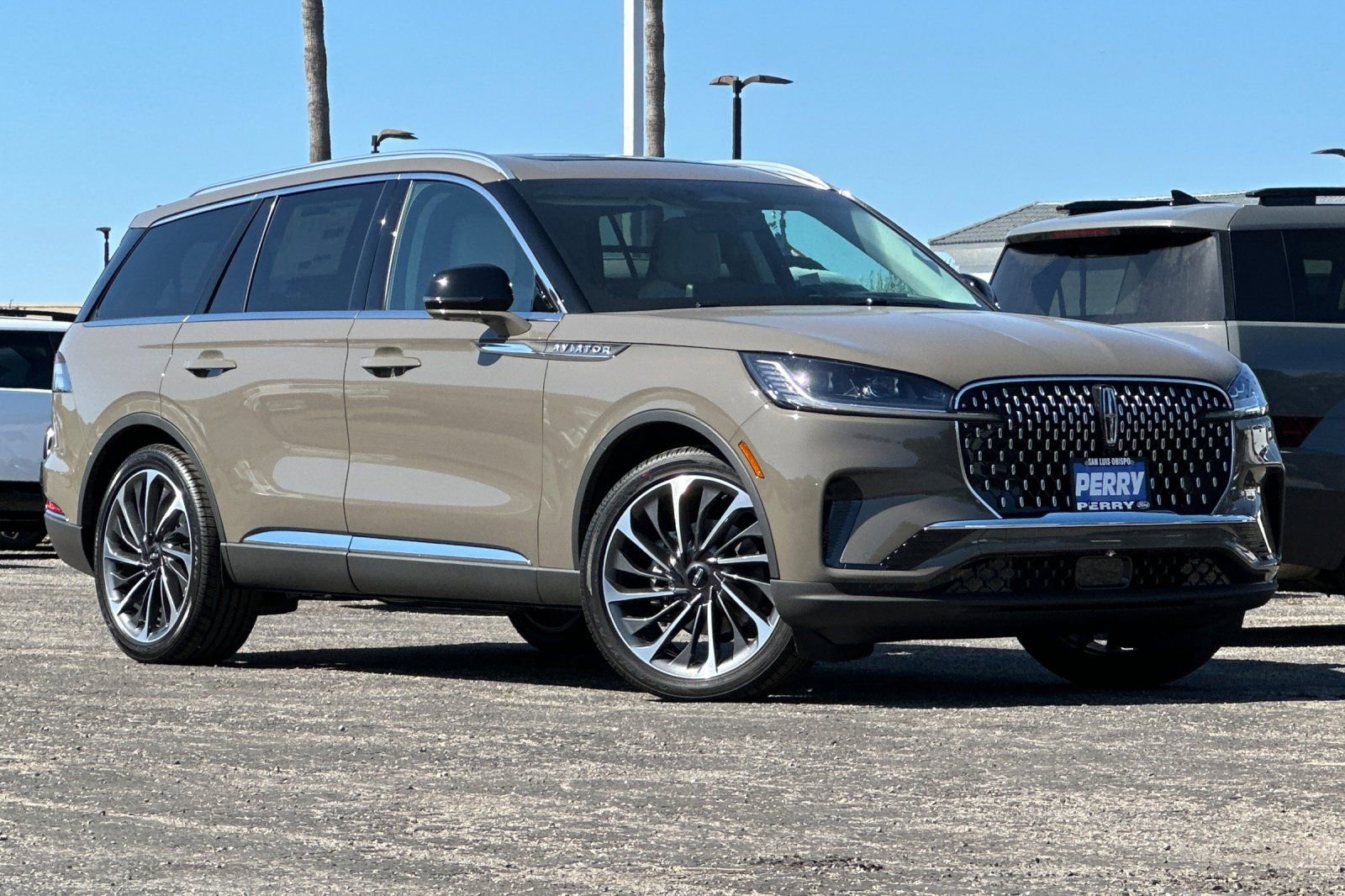 New 2025 Lincoln Aviator Reserve w/ Equipment Group 201A image 1
