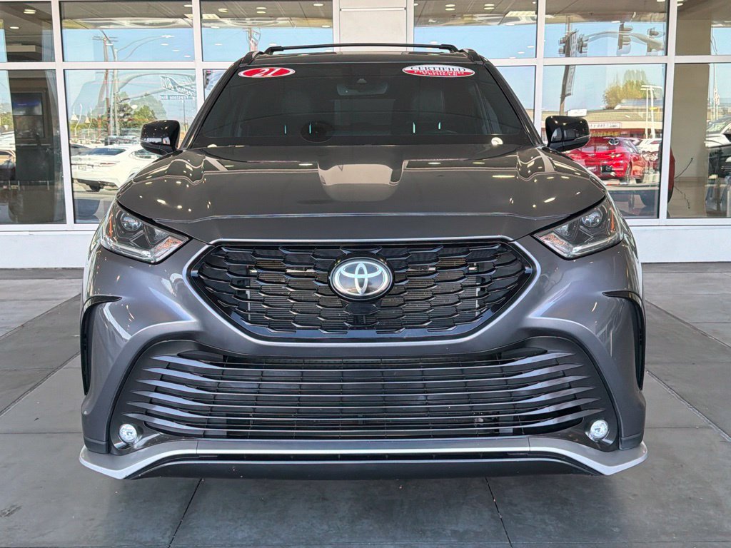 Certified 2021 Toyota Highlander XSE FWD image 5
