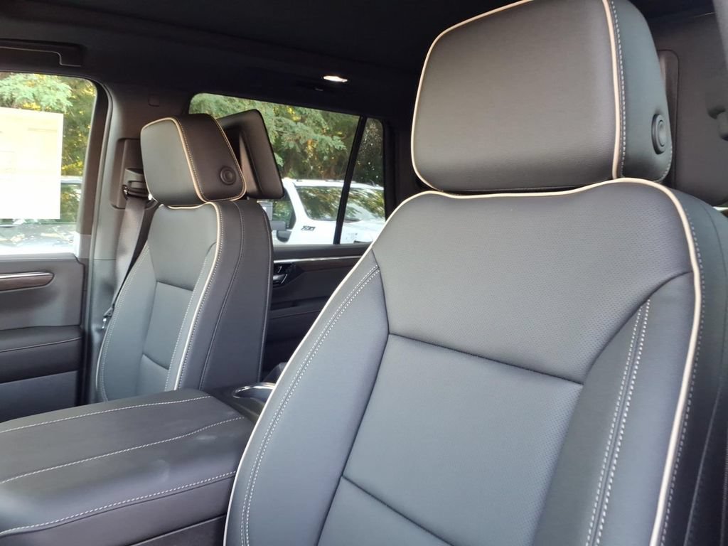 New 2026 Chevrolet Tahoe Premier AWD/4WD image 12