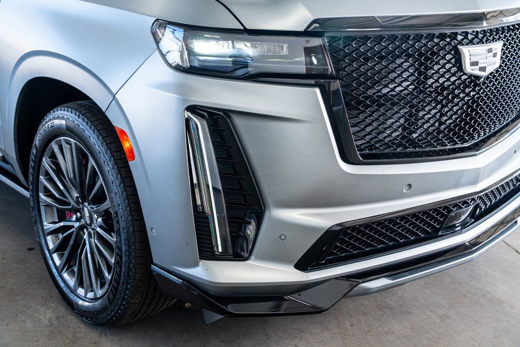 Used 2023 Cadillac Escalade ESV V image 17