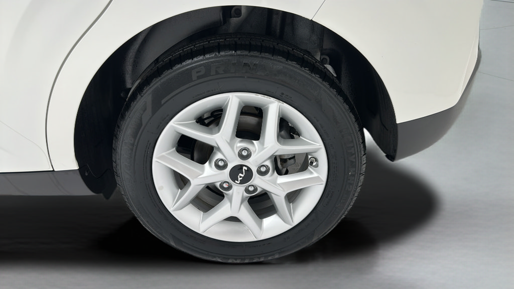 Used 2025 Kia Soul LX w/ LX Technology Package FWD image 8