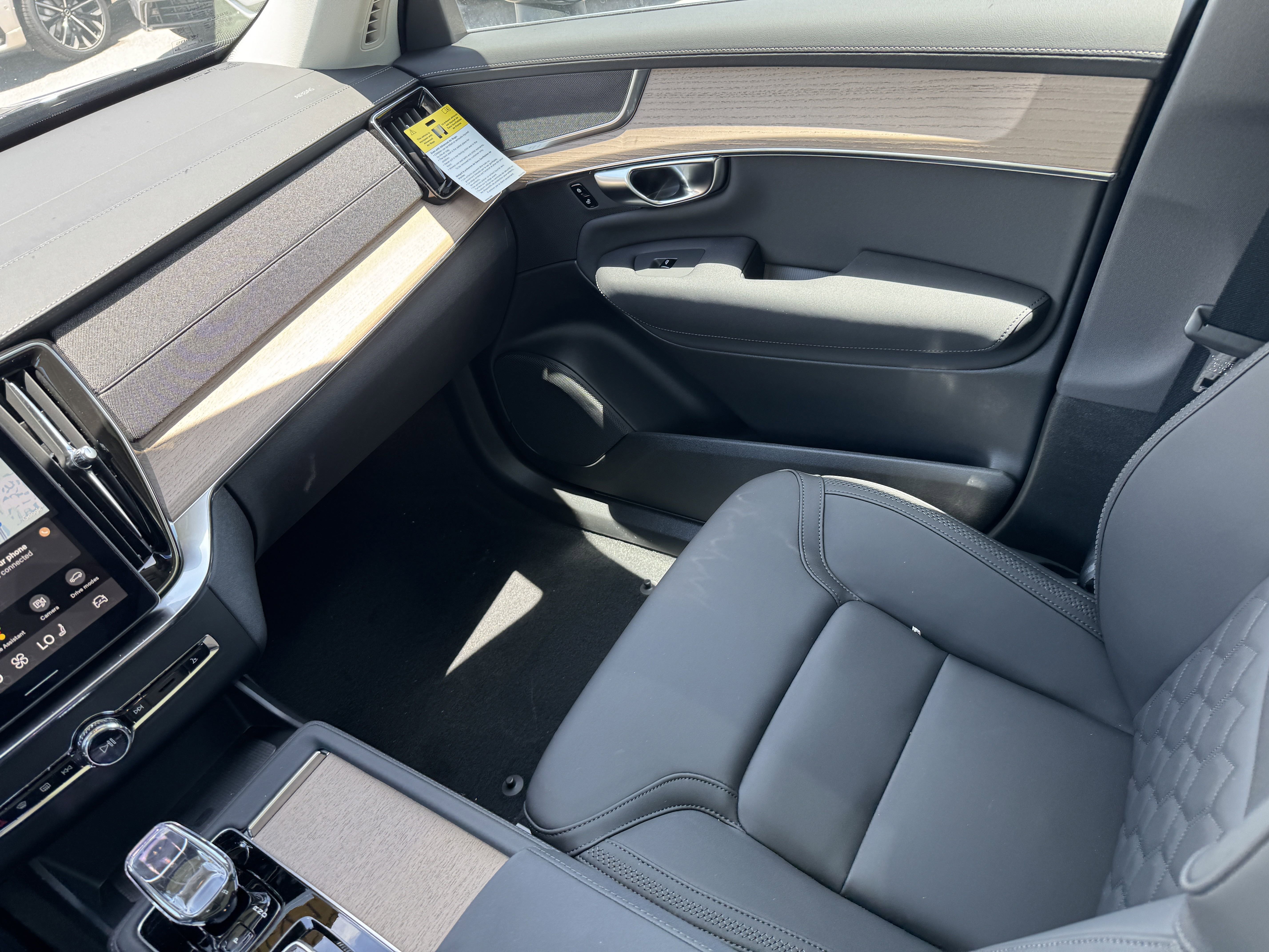 New 2026 Volvo XC90 B6 Core image 15