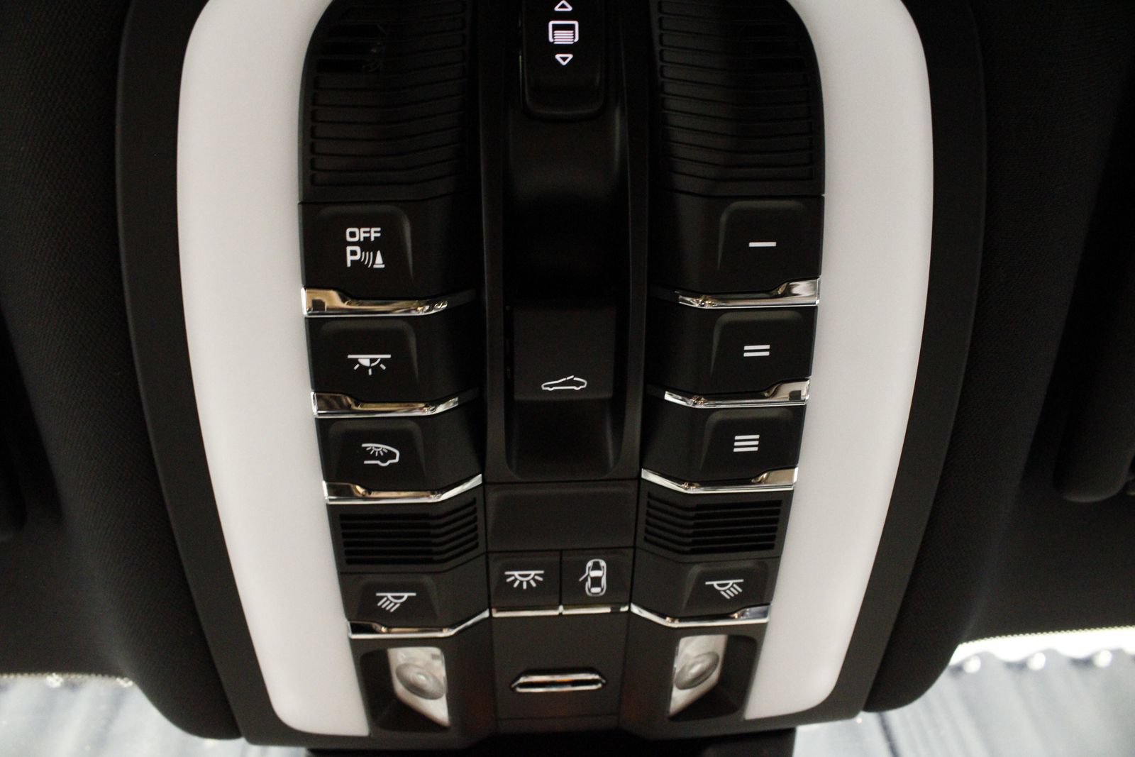 Certified 2026 Porsche Macan AWD/4WD image 37