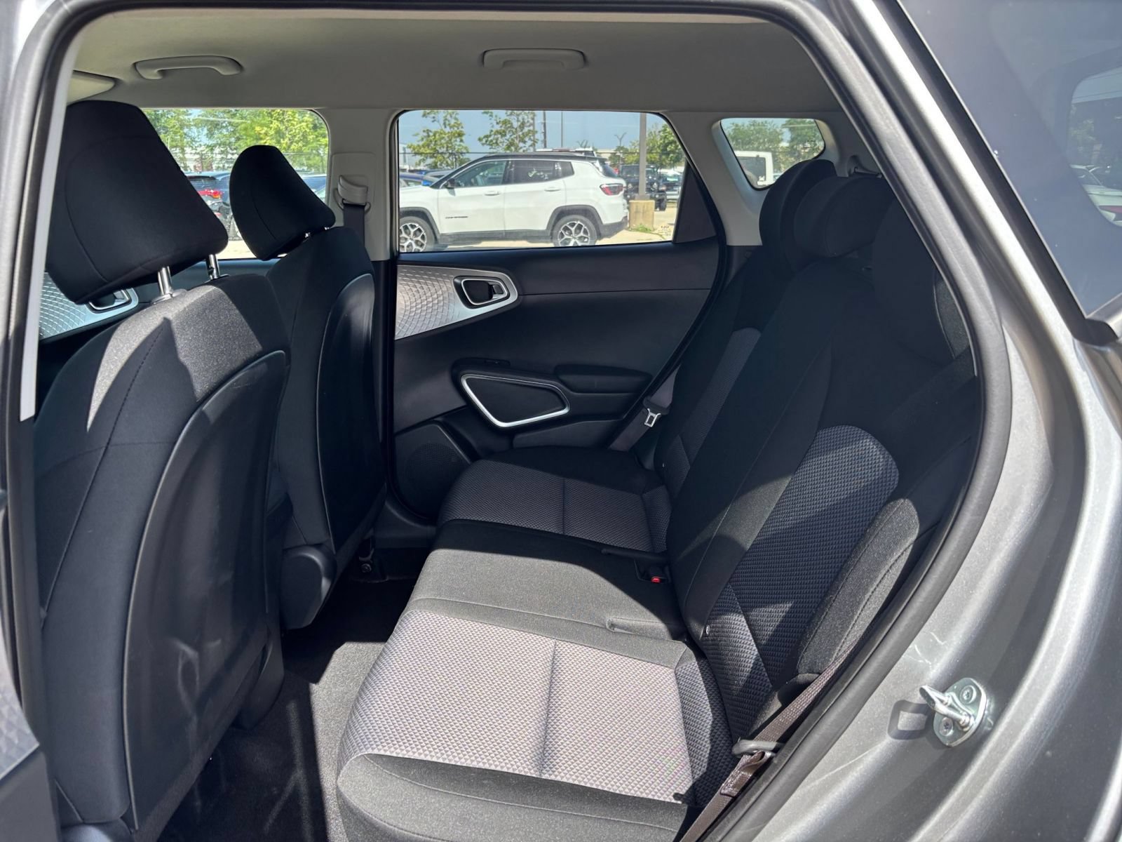 Used 2025 Kia Soul LX w/ LX Technology Package FWD image 22