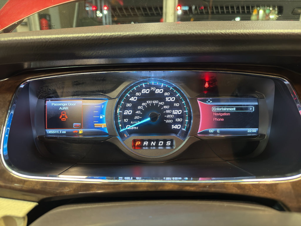Used 2018 Ford Taurus Limited AWD/4WD image 19