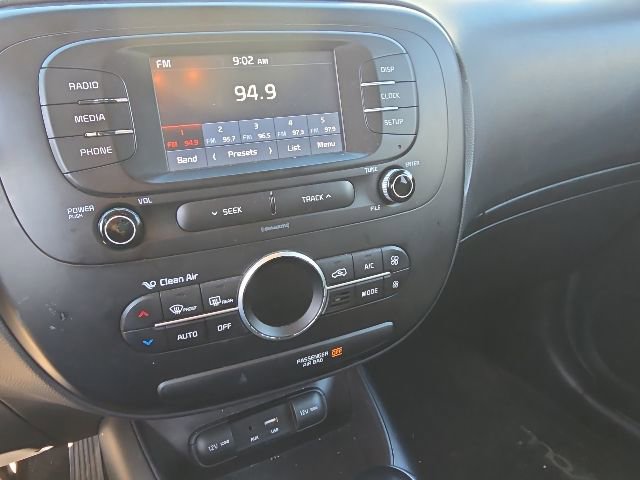 Used 2017 Kia Soul + w/ Designer's Package FWD image 4