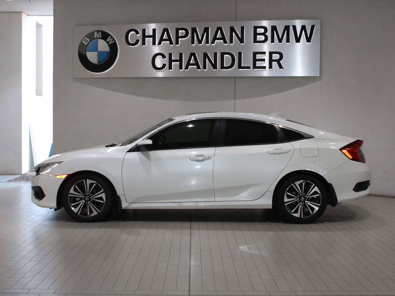 Used 2018 Honda Civic EX-L image 3