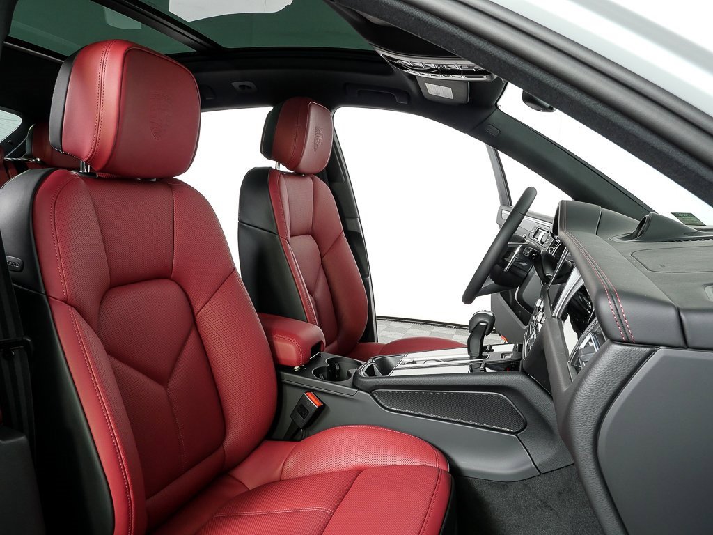 New 2026 Porsche Macan S image 24