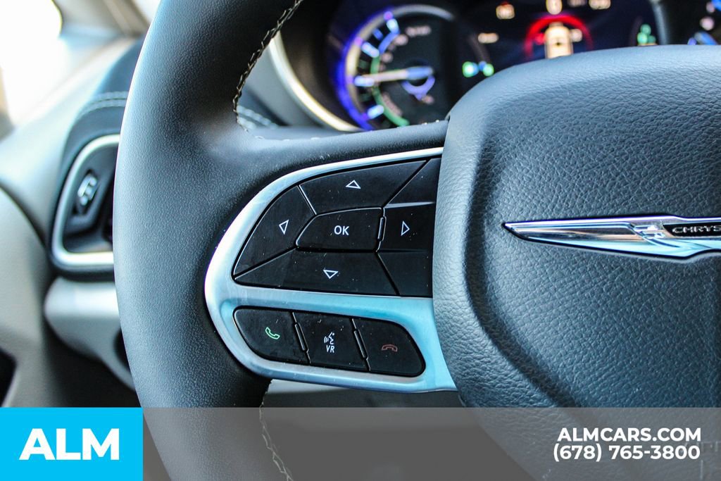 Used 2024 Chrysler Pacifica Select image 29