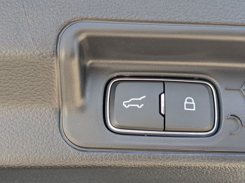 Used 2025 Ford Explorer ST-Line w/ ST-Line Street Pack image 29