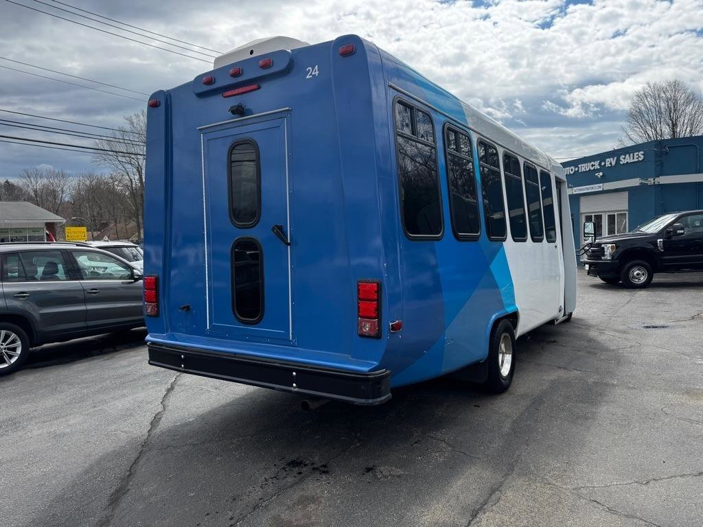 Used 2018 Ford E-450 and Econoline 450 Super Duty w/ Shuttle Bus Prep Package RWD image 6