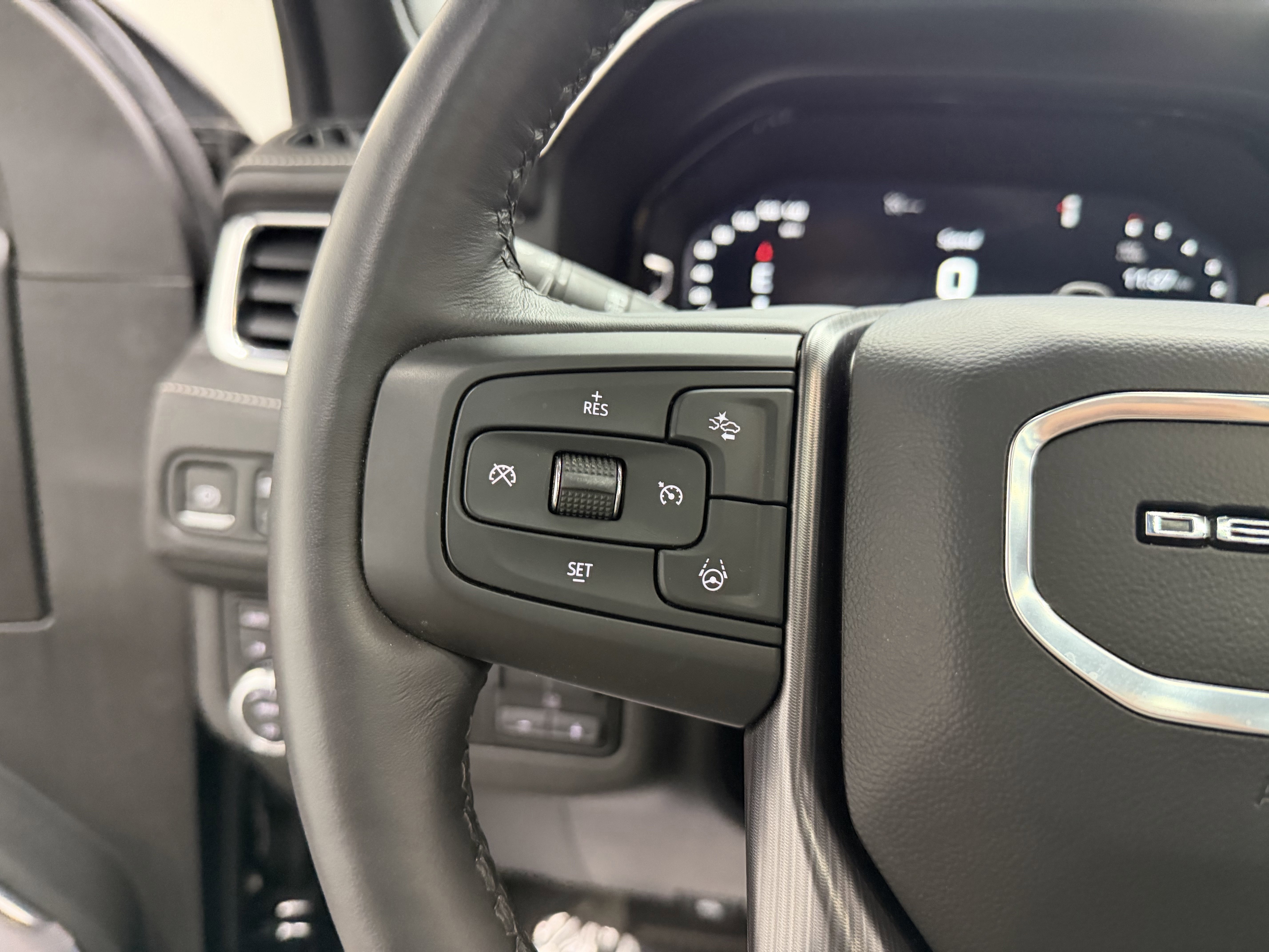 Used 2023 GMC Yukon XL Denali Ultimate w/ LPO, Floor Liner Package image 19