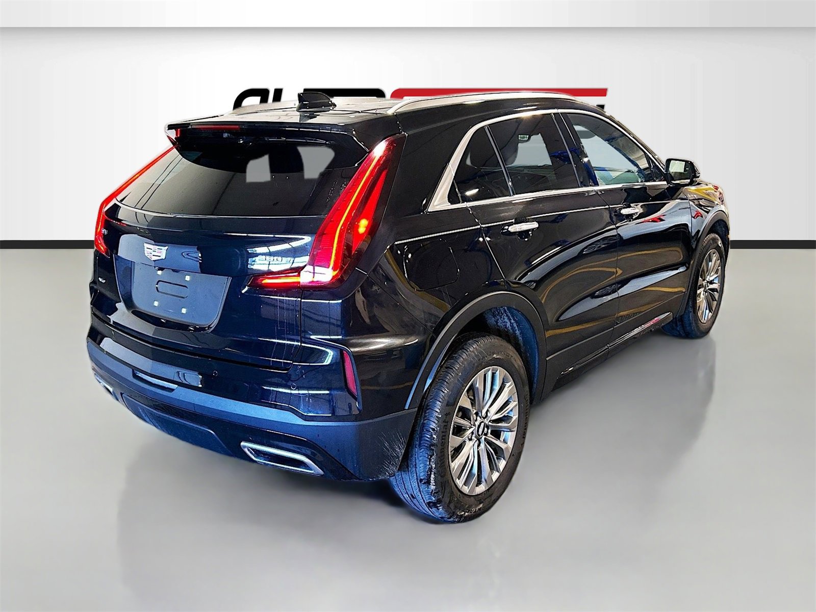 Used 2024 Cadillac XT4 Premium Luxury w/ Technology Package image 7